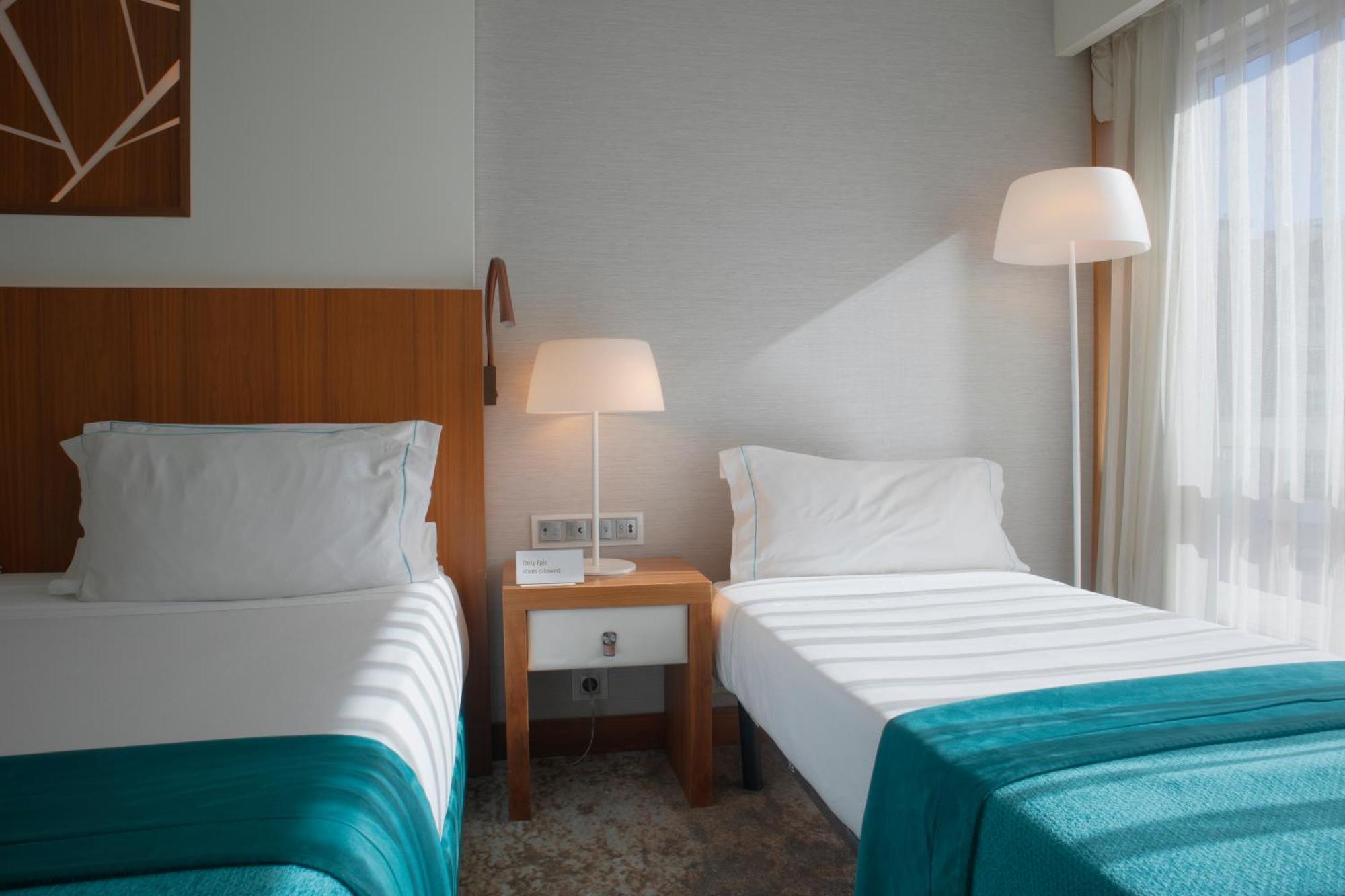 Epic Sana Lisboa Hotel Rom bilde A room at the hotel